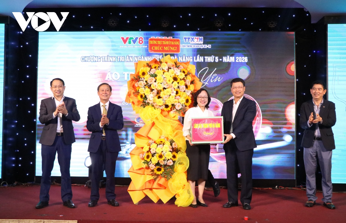 “Áo trắng bình yên – Ấm áp những nụ cười”: Tri ân thầy thuốc